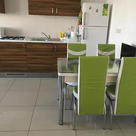 Tempo Sea Suits 아파트 키레니아