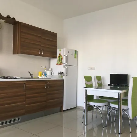 Tempo Sea Suits 아파트 키레니아